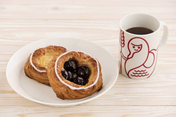 Breakfast/Coffee Service 24 of 35