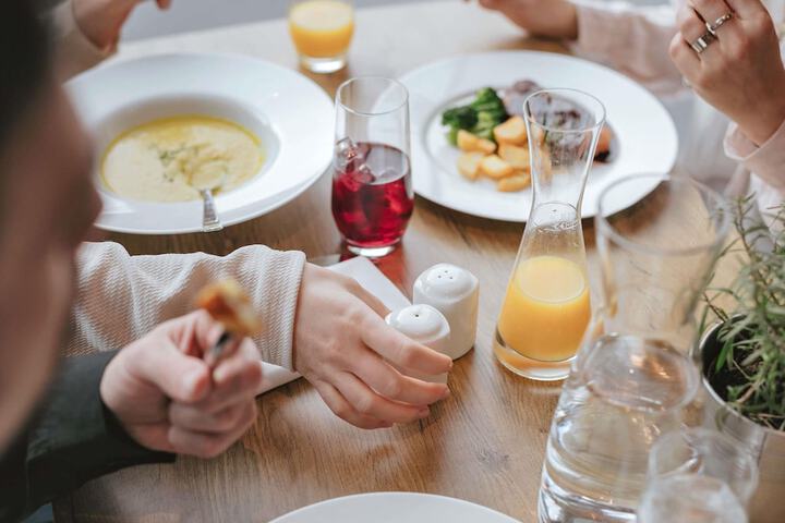 Dining 40 of 68
