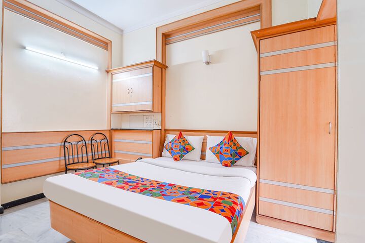 Room 9 of 30