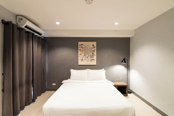 Room 18 of 37