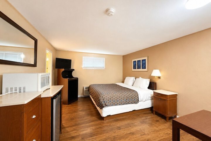 Room 11 of 27
