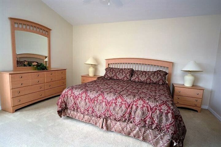 Room 4 of 24