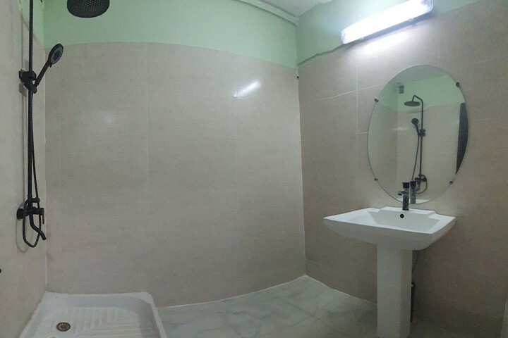 Room 17 of 30