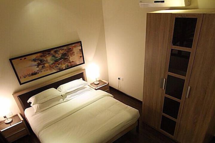 Room 8 of 32