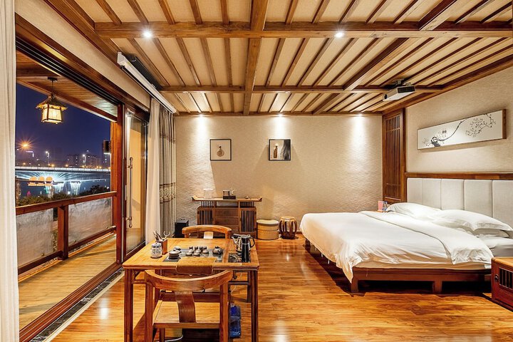 Room 28 of 155