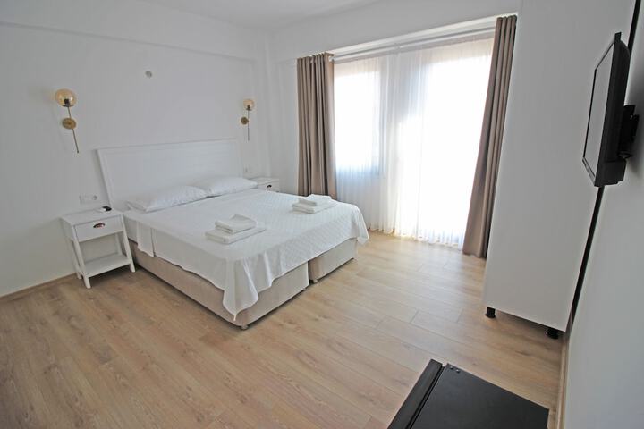 Room 10 of 37