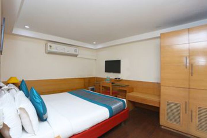 Room 12 of 21