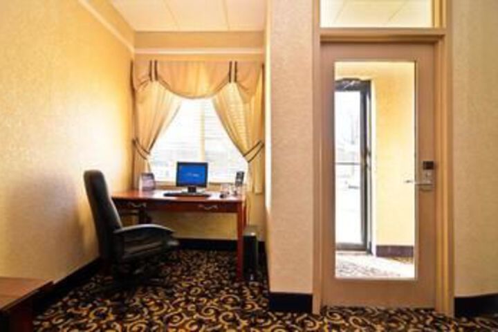 Room 27 of 75