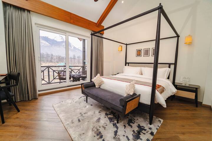 Room 4 of 51