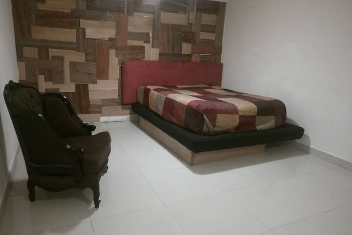 Room 5 of 11