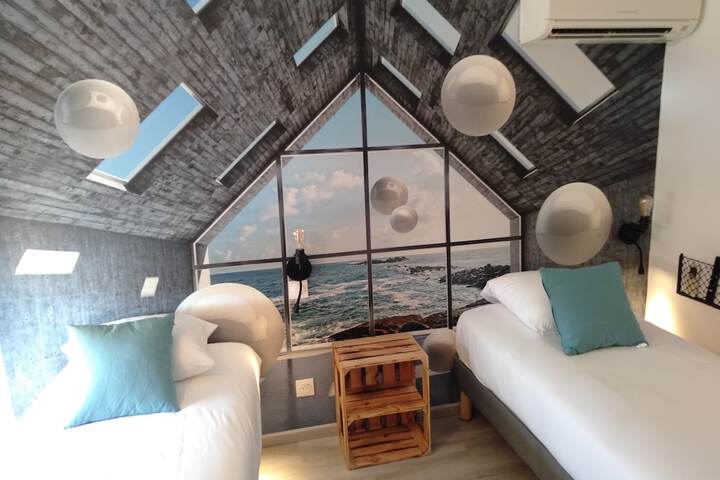 Room 10 of 29