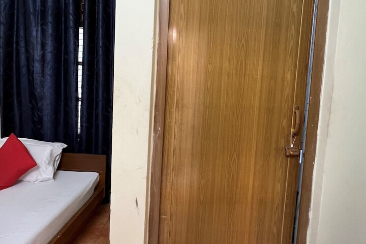 Room 12 of 19