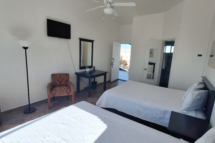 Room 17 of 38