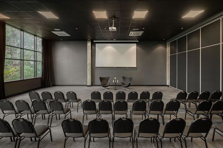 Ballroom/Hall 35 of 41