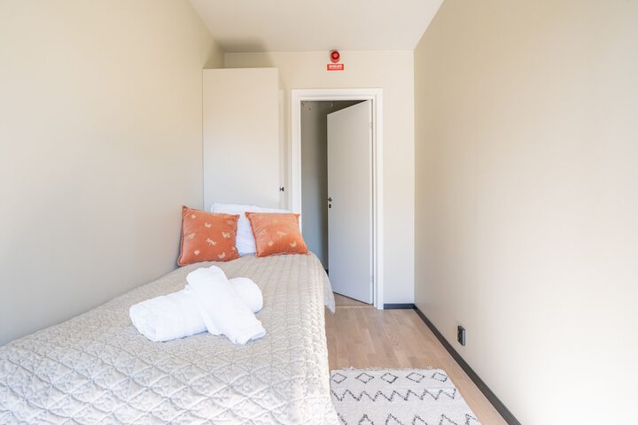 Room 3 of 146