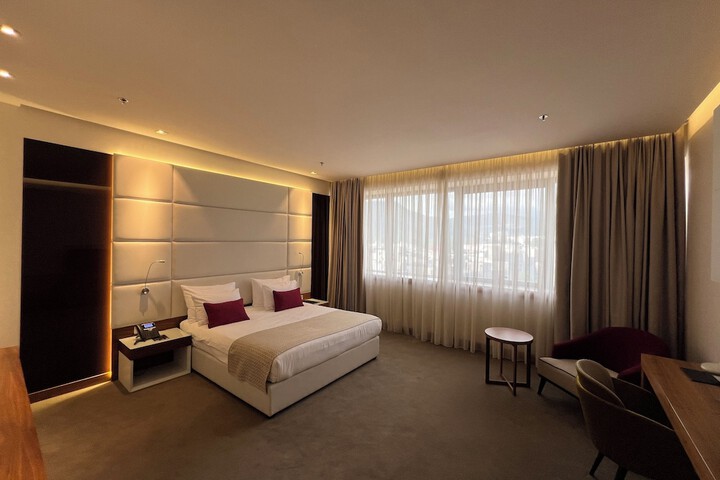 Room 19 of 146