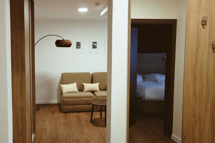 Room 5 of 47