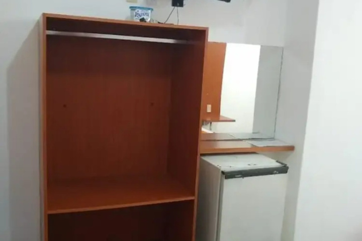 Room 2 of 3