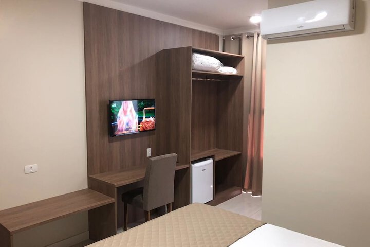 Room 8 of 34