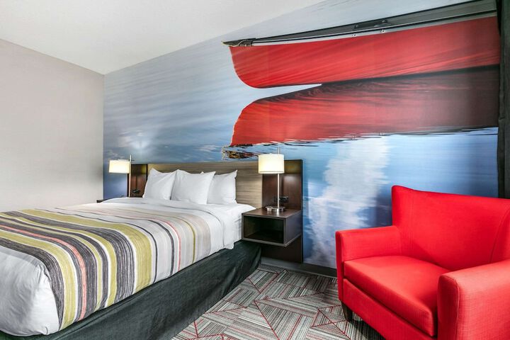 1 King Bed (16 of 21)