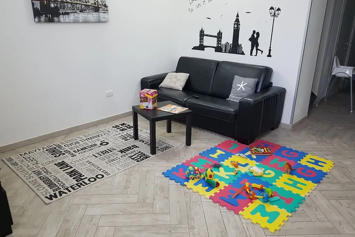 Room 11 of 19