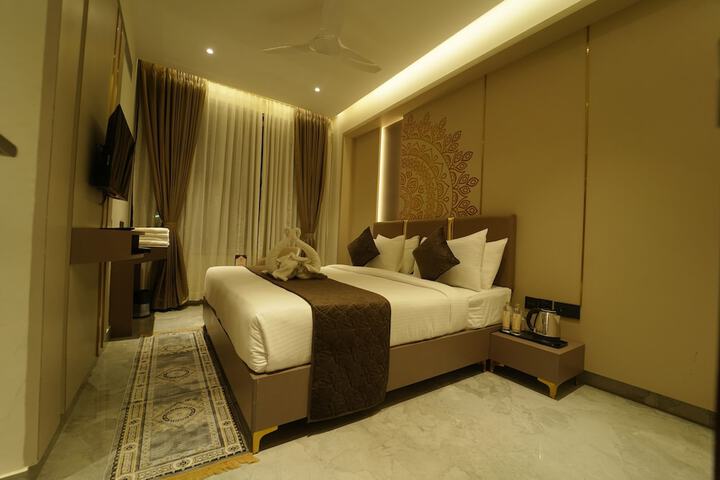 Room 6 of 35