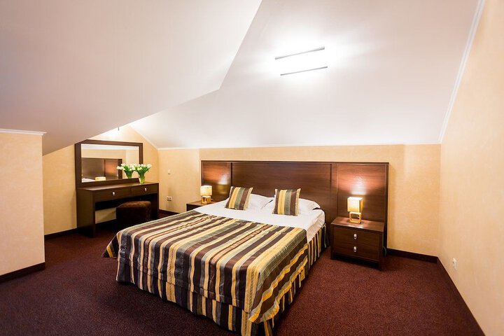 Room 54 of 85