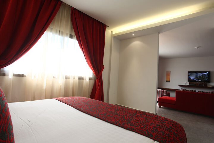 Room 32 of 88