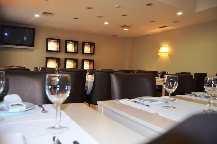 Dining 34 of 52