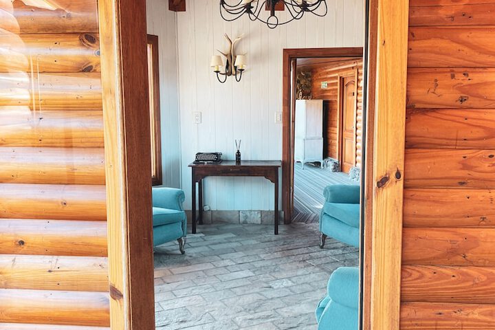 Room 17 of 38