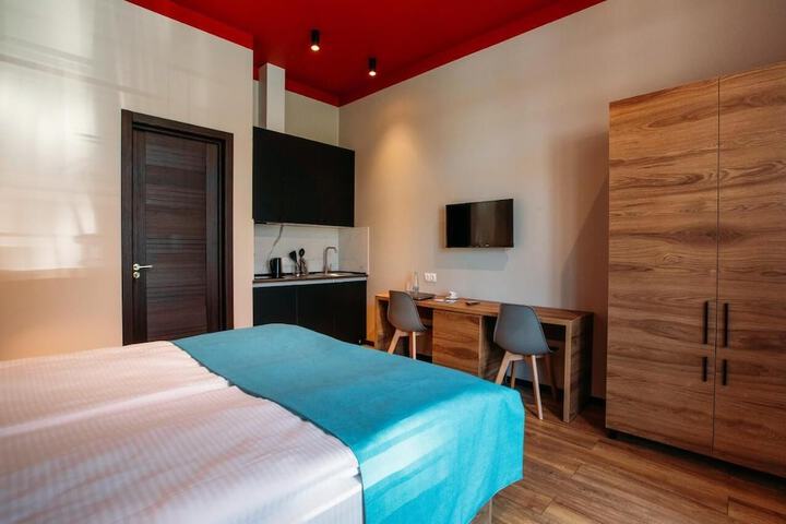 Room 10 of 27