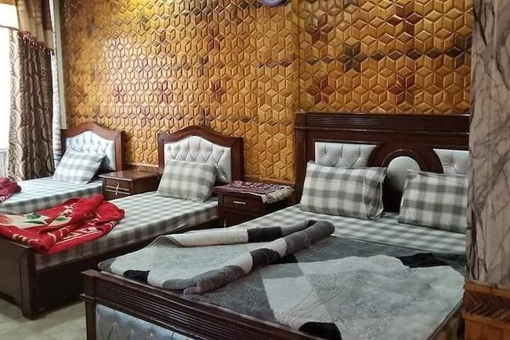 Room 11 of 26
