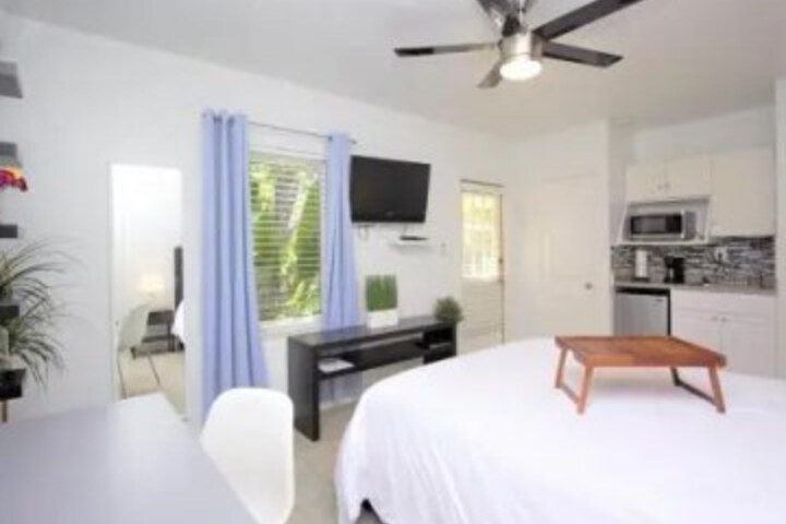 Tropical Retreat Studio - 632B in Fort Lauderdale, FL