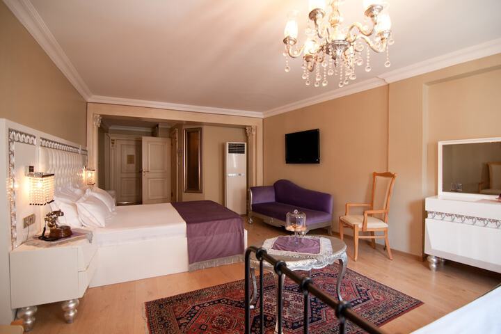 Room 30 of 49