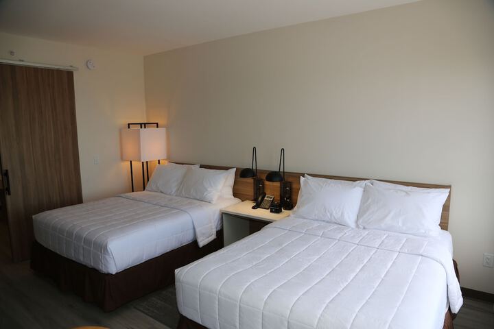 2 Queen Beds (2 of 7)
