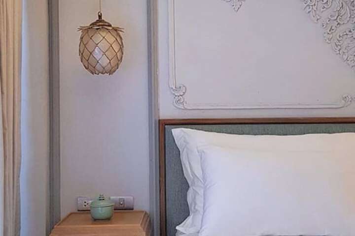 Room 12 of 93