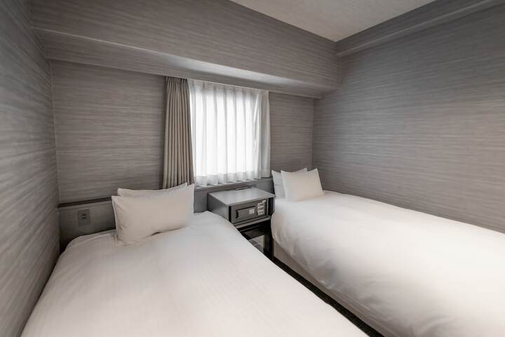 Room 13 of 53