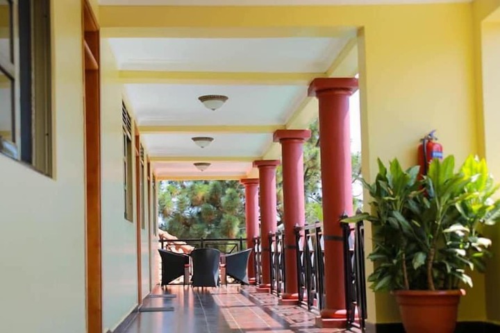 Ballroom/Hall 18 of 24