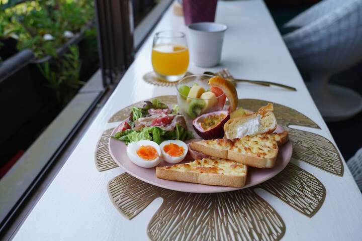 Breakfast/Coffee Service 32 of 38