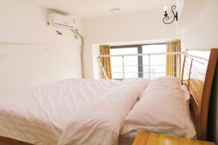 Room 8 of 32