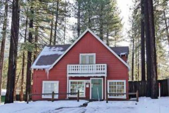 3664 Birch Avenue 5 Bedroom Cabin by RedAwning in South Lake Tahoe, CA