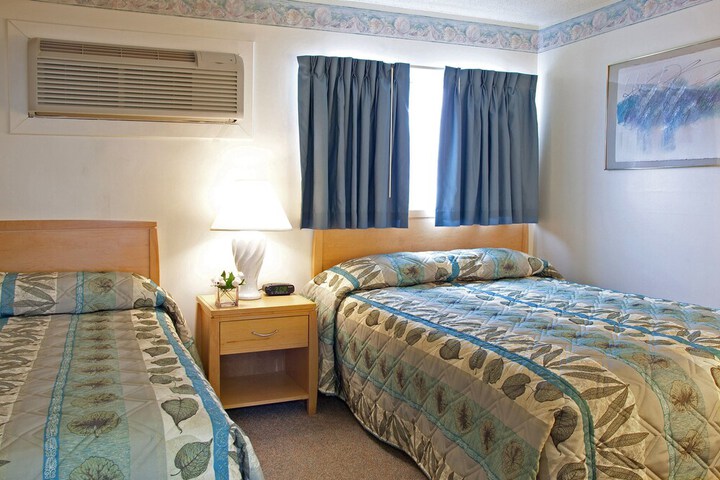 Room 3 of 40