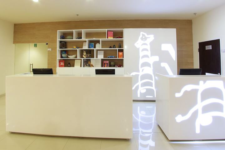 Entrance & Lobby