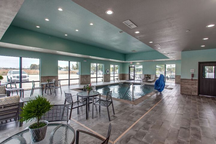 Hotel Pool