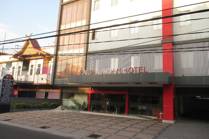 Exterior of Parma Indah Hotel
