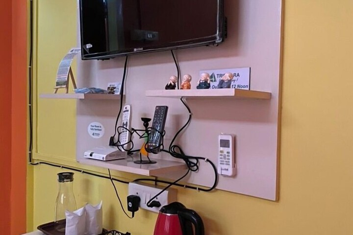 Room 14 of 37