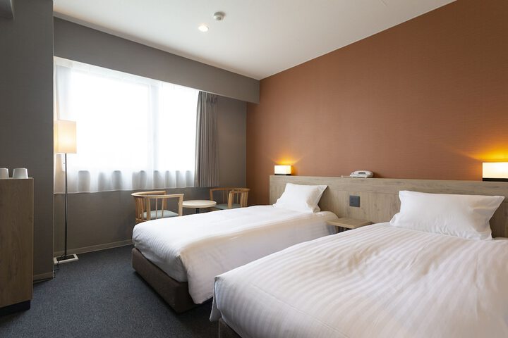Room 4 of 34