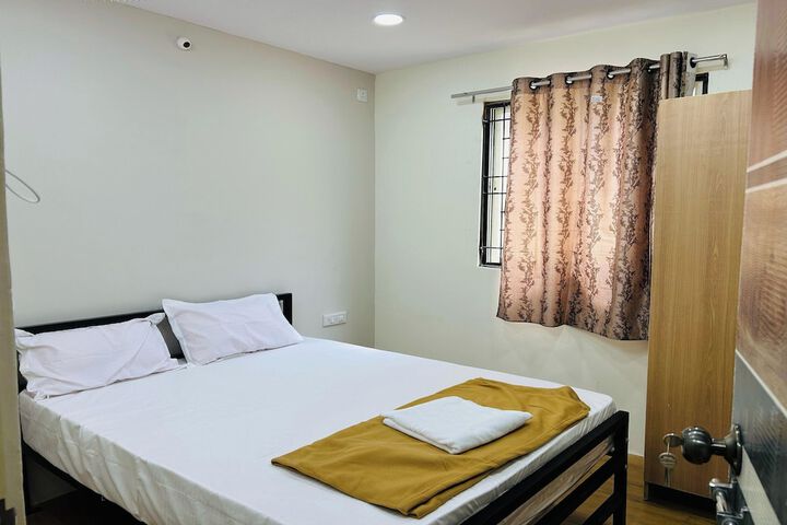Room 9 of 14
