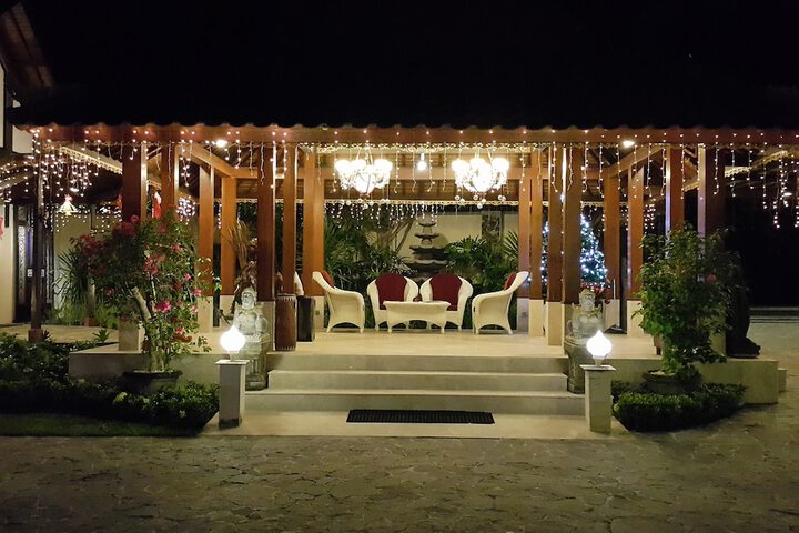 Lounge 86 of 113