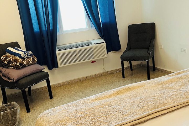 Room 13 of 171